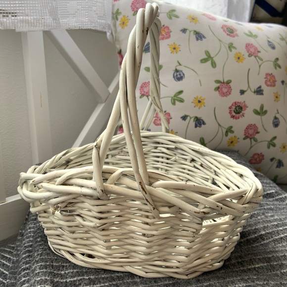 Vintage Basket / Home Decor Basket / Vintage White Basket / Old Fruit Basket. - Picture 17 of 17
